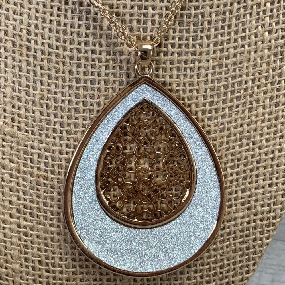 Gold Tone Teardrop Filigree Glitter Pendant Long Chain Necklace 32 Inch 4915